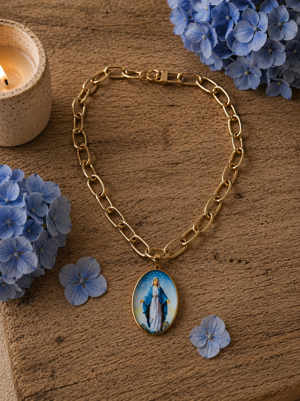 Collar Medalla Virgen María · Cielo de María Luz