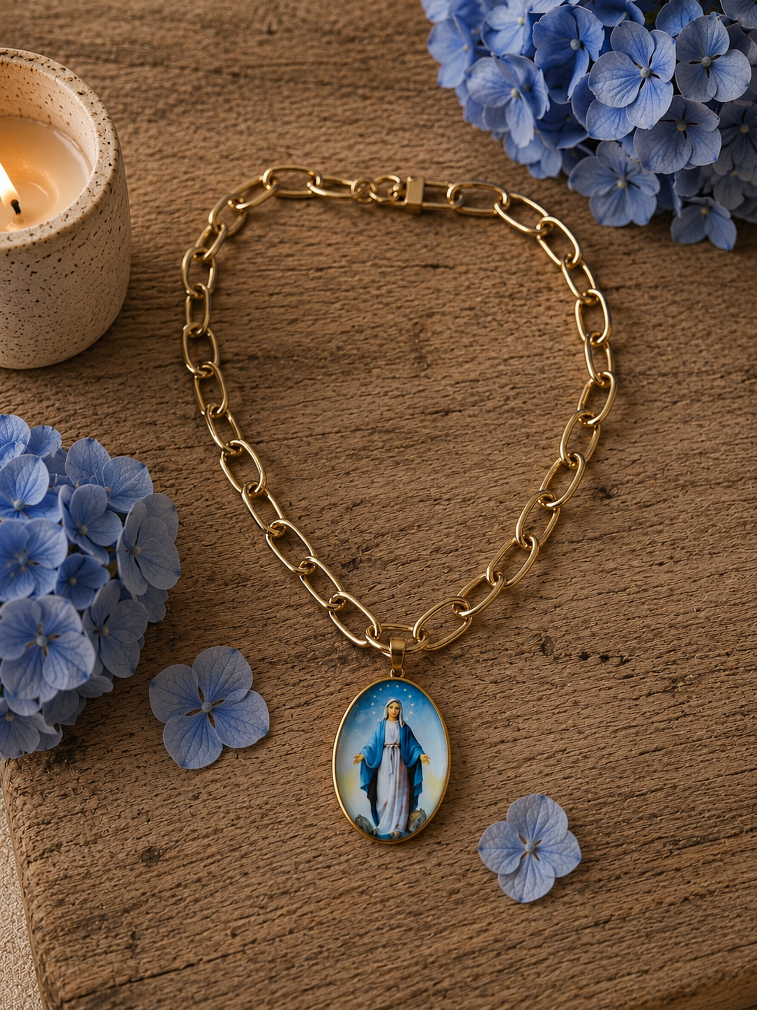 Collar Medalla Virgen María · Cielo de María Luz